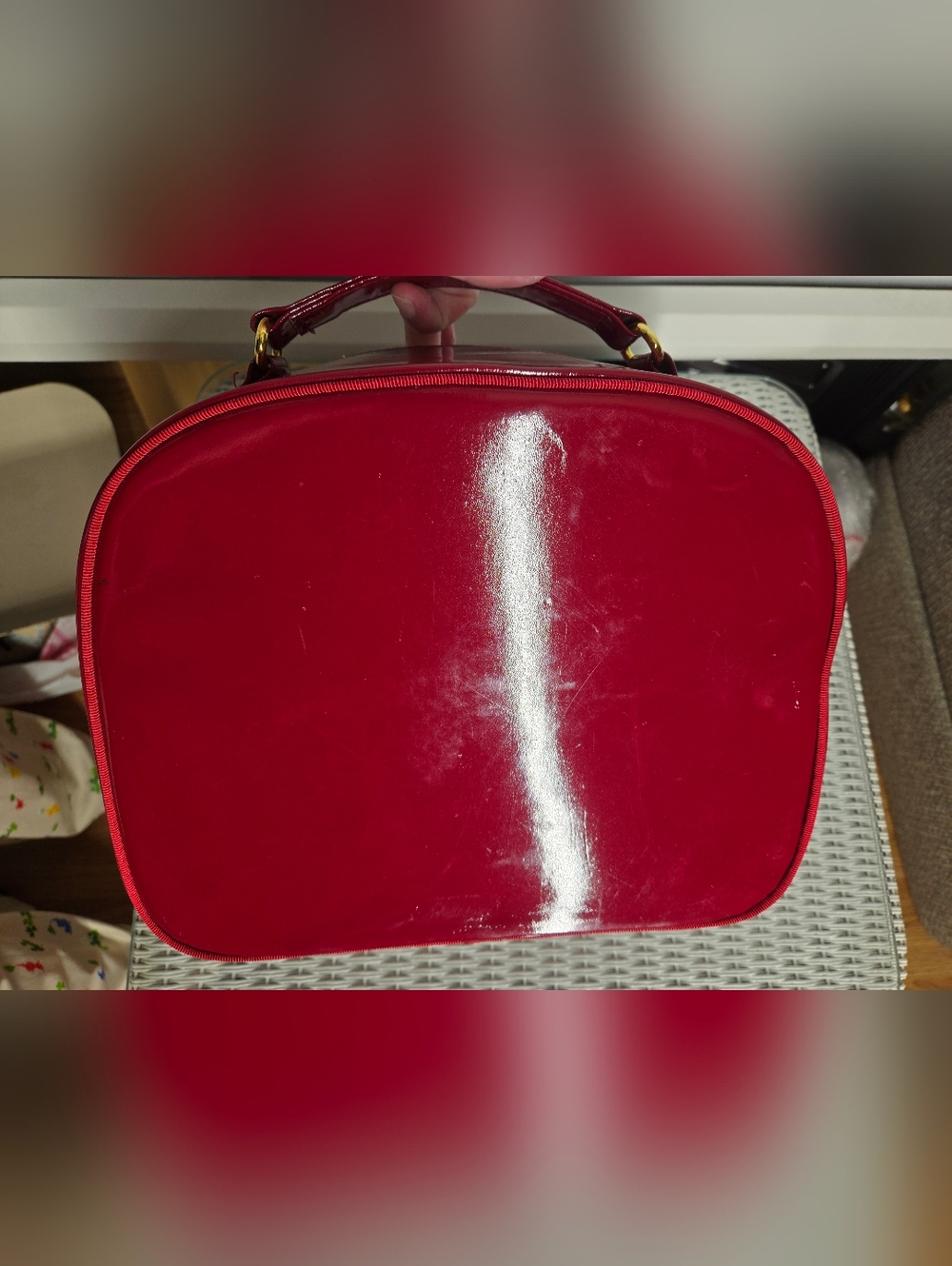 Estee Lauder Shiny Red Mini Bag - Picture 4 of 16